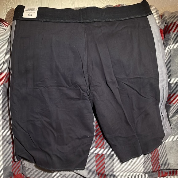AEROPOSTALE MENS SWEATPANTS SHORTS BLACK 2010 Aeropostale A87 ⭐️NWT Black Shorts - Picture 2 of 3